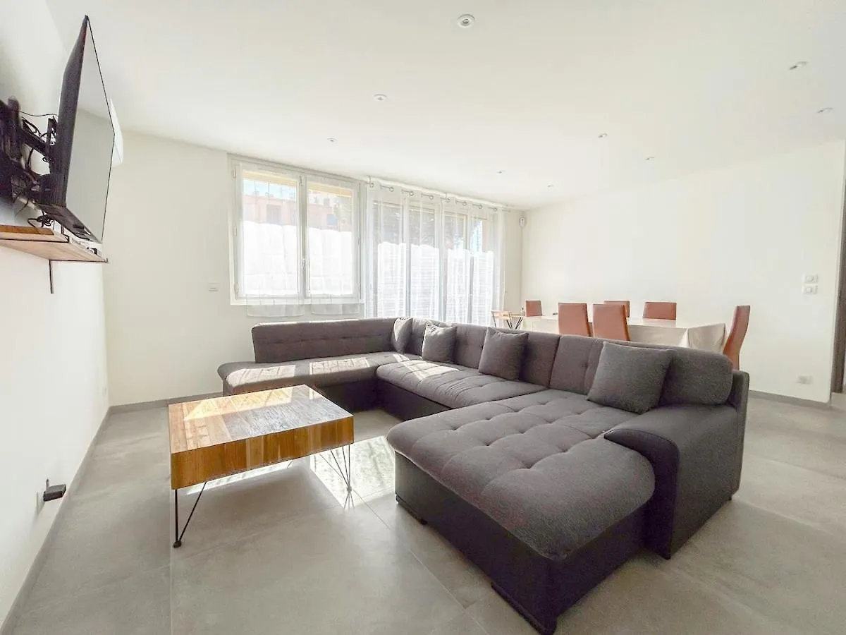 Appartement 3 Chambres Avec Terrasse Et Parking A Fréjus