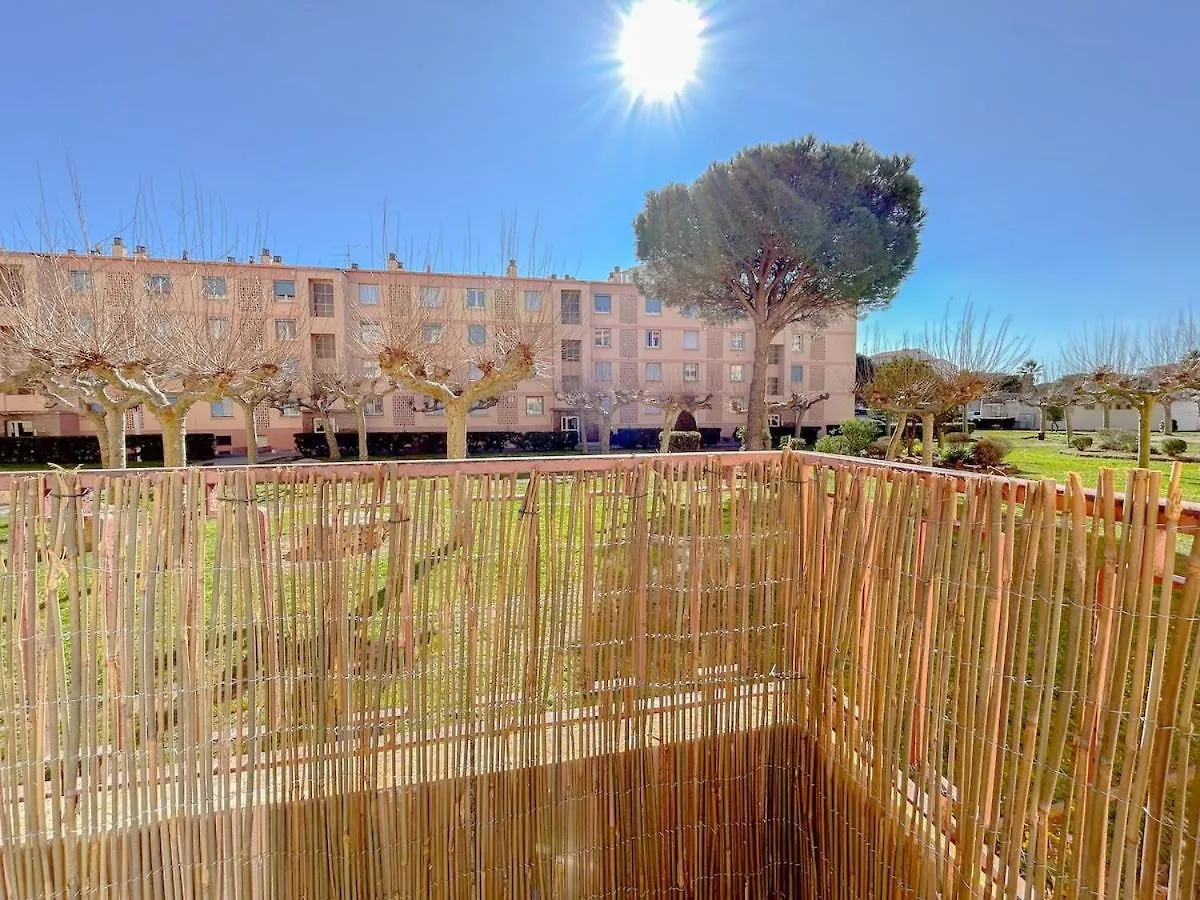 Apartment Appartement 3 Chambres Avec Terrasse Et Parking A Frejus